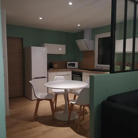 La Cachette D'anne-charlotte *