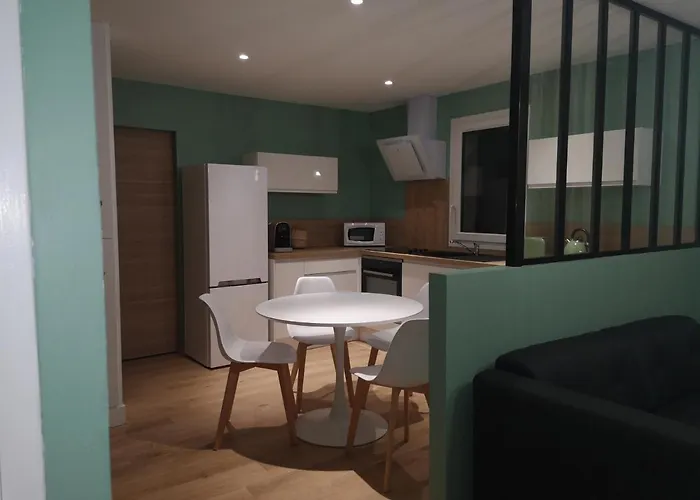 La Cachette D'anne-charlotte *