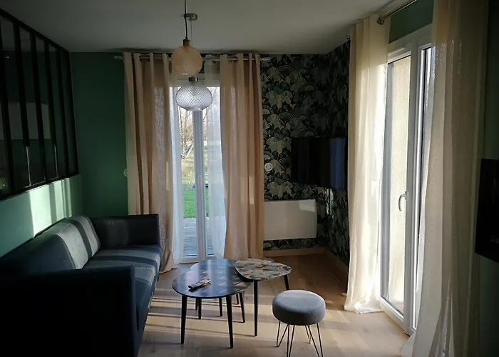 La Cachette D'anne-charlotte *